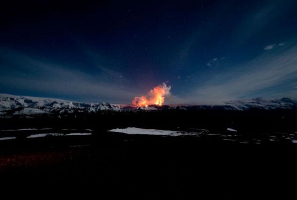 İzlanda'da ki Volkan Patlama Resimleri