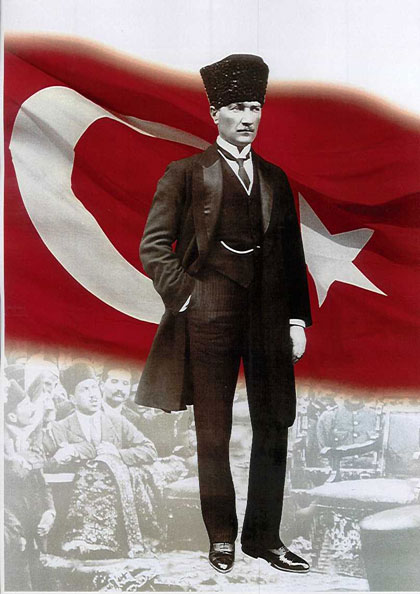 Mustafa Kemal Atatürk ve 10. Yıl Marşı