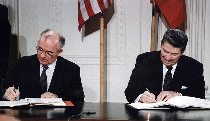 Gorbaçov ve Reagan