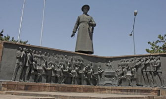 Hakkı Atamulu'nun Erzurum'da yapmış olduğu Atatürk Heykeli