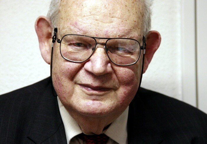 Benoit Mandelbrot