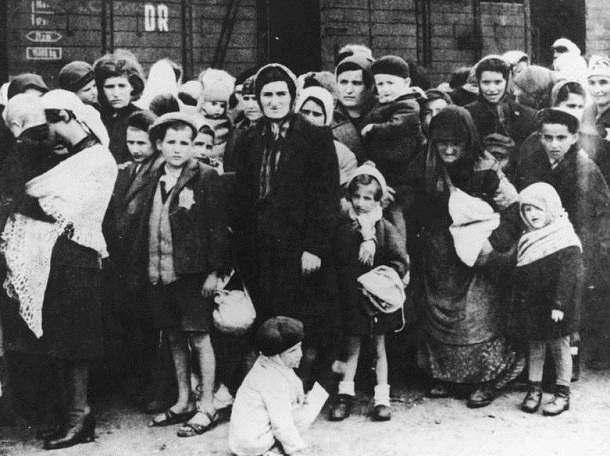 Auschwitz-Birkenau Toplama Kampı