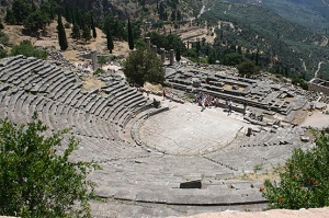 Yunanistan'da bulunan Delphi Antik Tiyatrosu