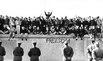 Berlin Duvarının Yıkılması