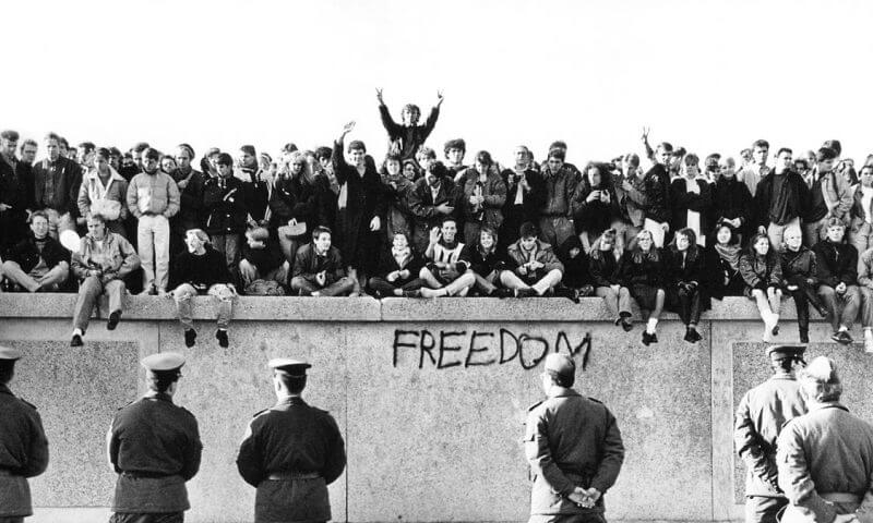 Berlin Duvarının Yıkılması