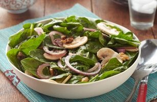 Mantarlı Ispanak Salatası Tarifi