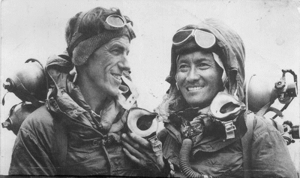 Everest Tepesine ilk tırmanan insanlar : Edmund Hillary ile Tenzing Norgay