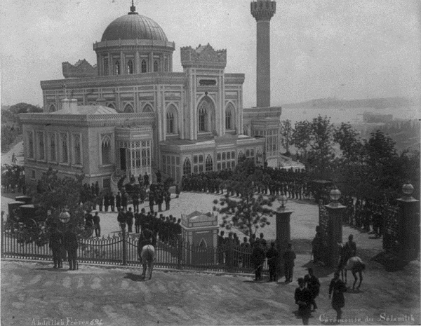 II. Abdülhamit Hamidiye Camisinde cuma selamlığında