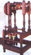 Pamuk eğirmek için kullanılan 1768'de Richard Arkwright tarafından tasarlanmış bir örme makinesi.