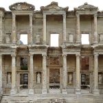 Efes Kütüphanesi