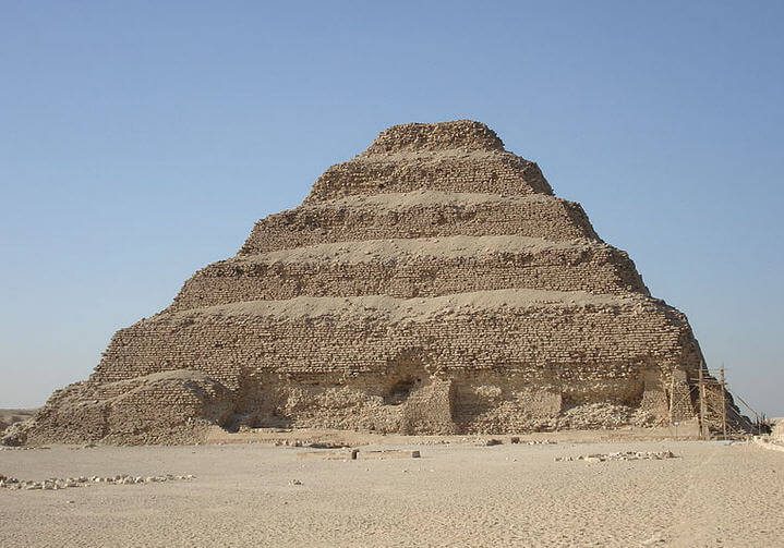 Eski Mısır'da yapılan ilk piramit : Zoser Piramidi