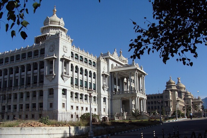 Bangalore'de Vidhana Saudha (meclis binası)