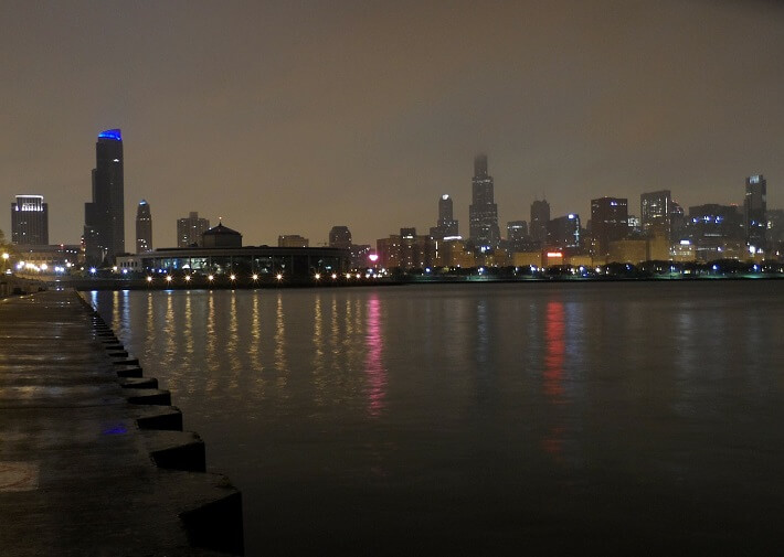 Michigan Gölü kıyısında yer alan Chicago şehrinden bir görünüm