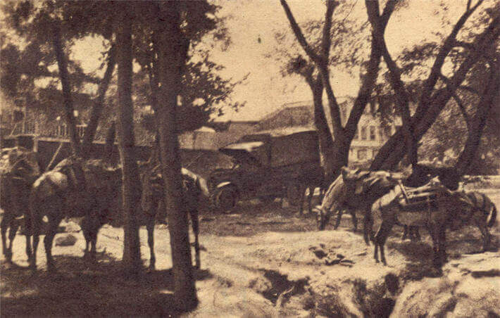 Savaşın ilk sıralarında Yunanlılar Batı Anadolu'da önemli ilerlemeler kaydetmişti. Yukarıdaki resim düşman işgali altındaki Eskişehir'den bir köşeyi gösteriyor.