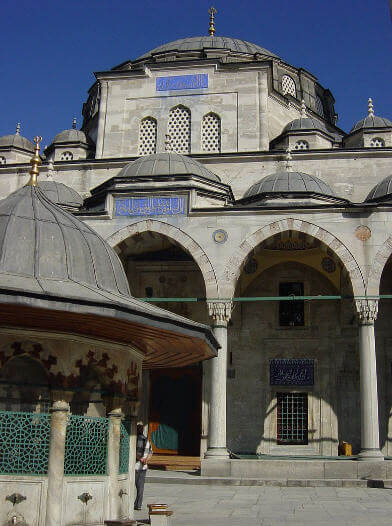 Mahmutpaşa Camii