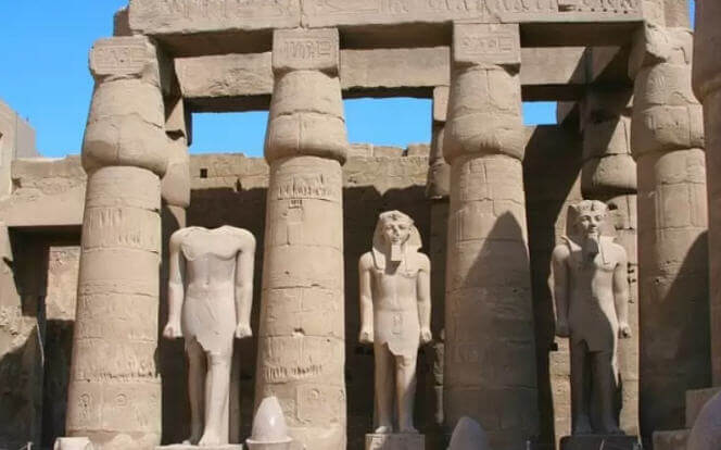 Karnak Tapınağı