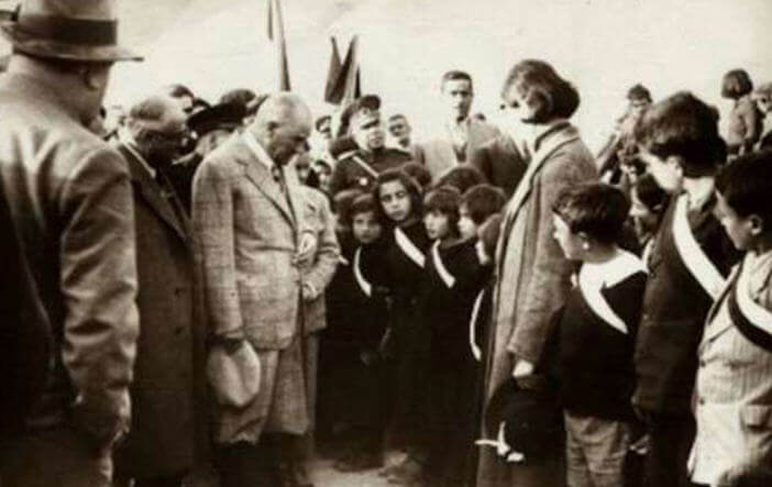 Atatürk Dinlerken