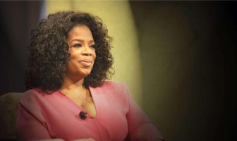 Oprah Winfrey Kimdir? Amerikalı Dünyaca Ünlü Talk Show Sunucusu