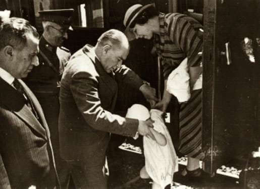 23 Nisan Atatürk ve Çocuk Resimleri