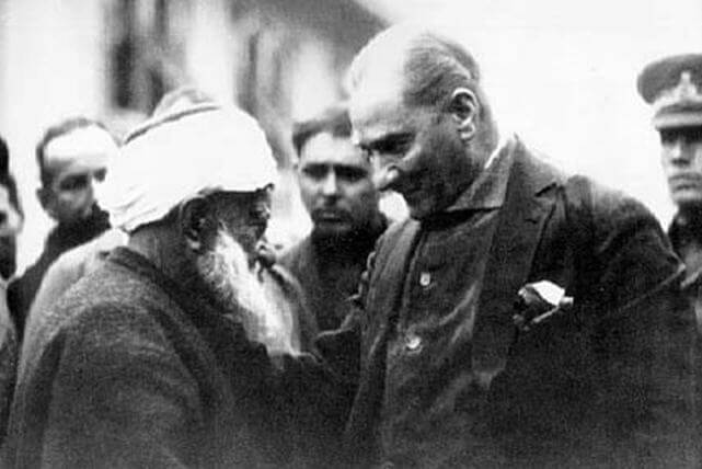 Atatürk Dinlerken